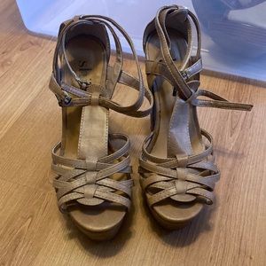 Amazing vacation heel